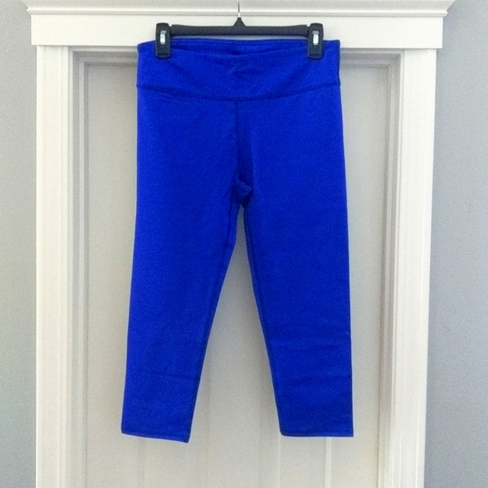 NWT Fabletics Salar Capris